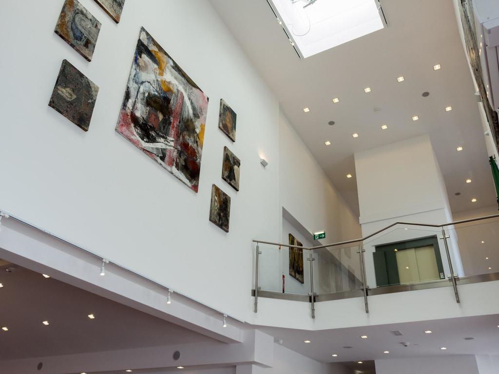 Winrooms "Hotel&Appartement" ウィーナー・ノイシュタット エクステリア 写真